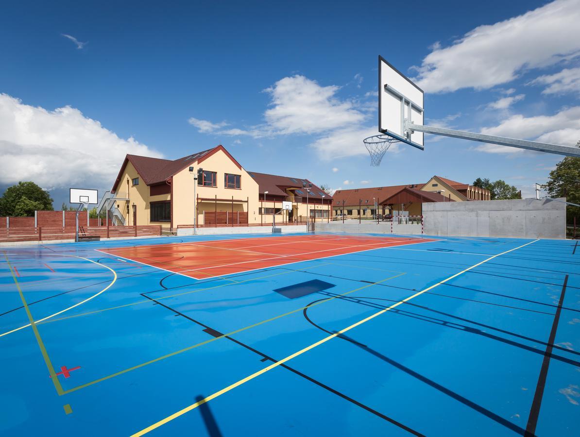 Sport Relax Hotel Na Kopecku Krinec Exteriör bild